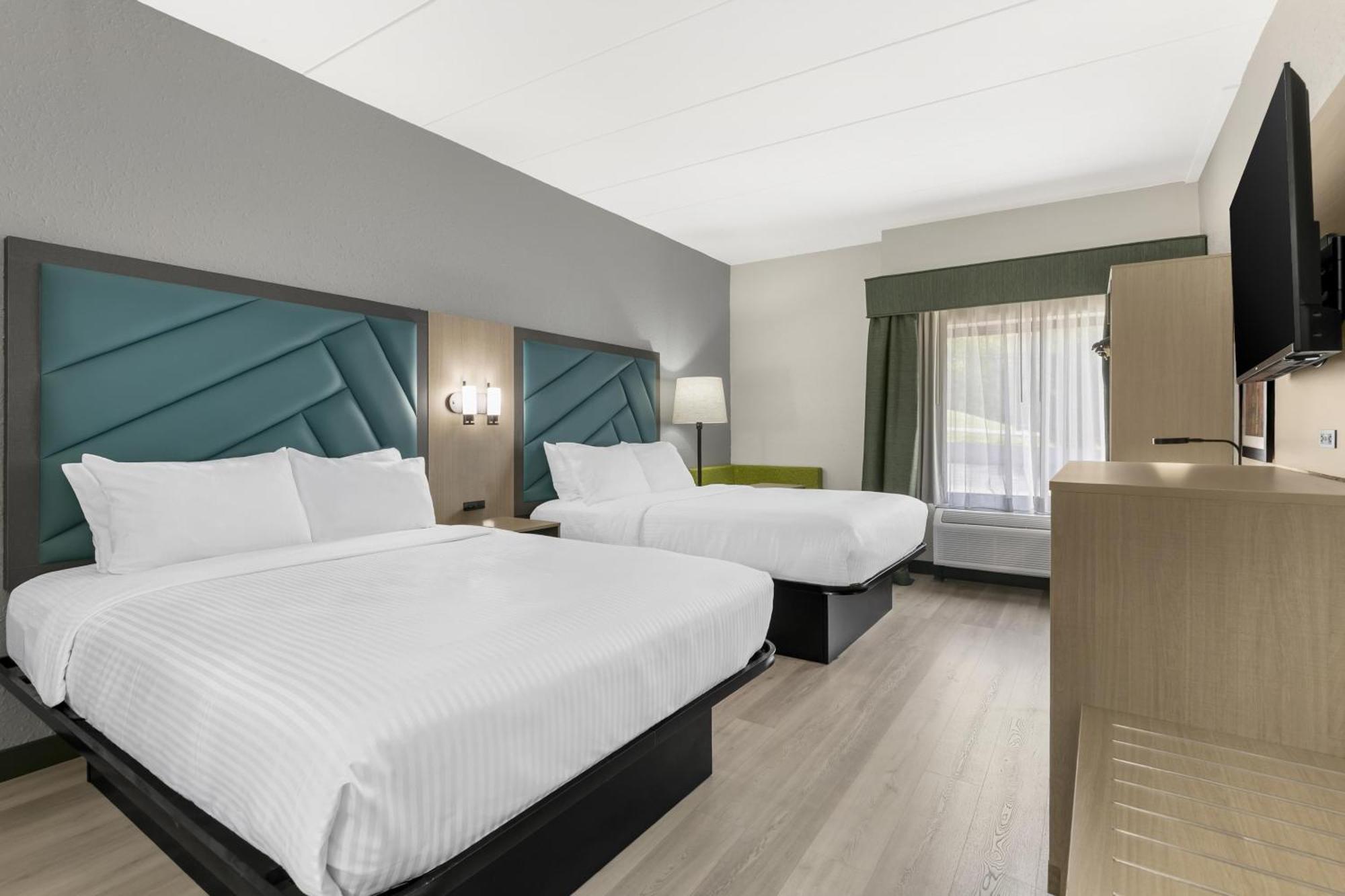 Queen Room with Two Queen Beds - Non-Smoking